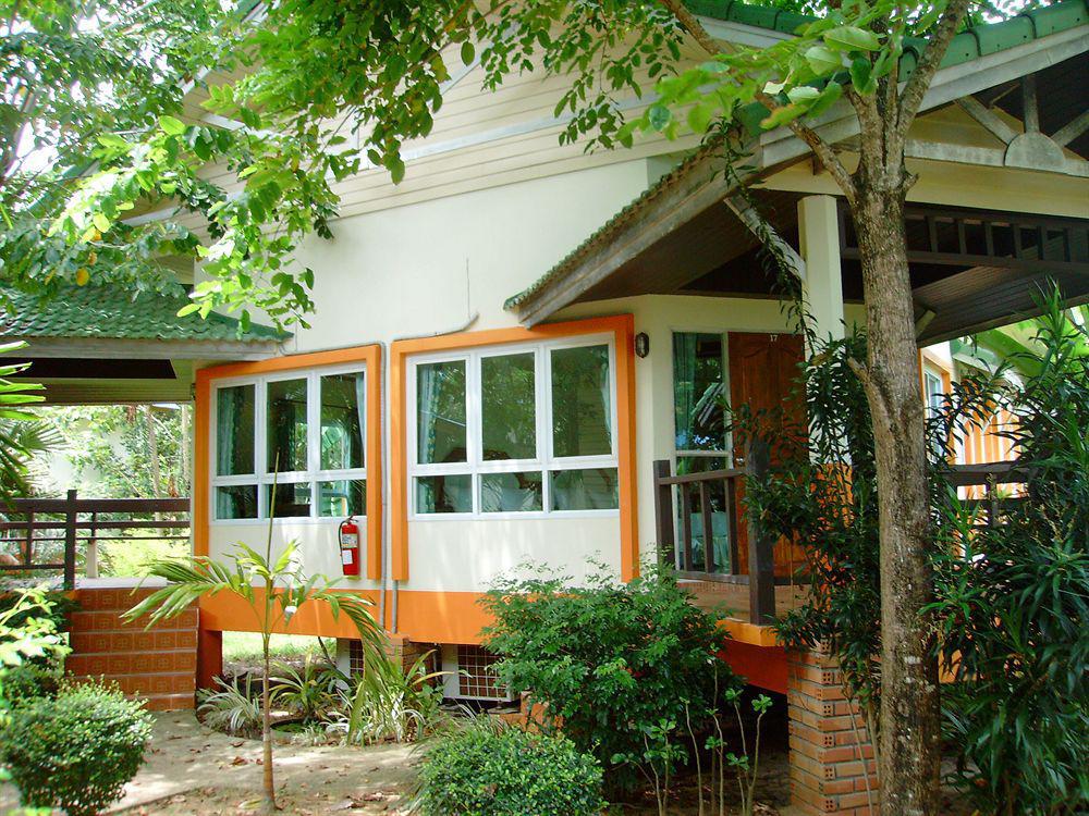 Lanta Palm Beach Resort , Beach Bungalow - קו לנטה מראה חיצוני תמונה