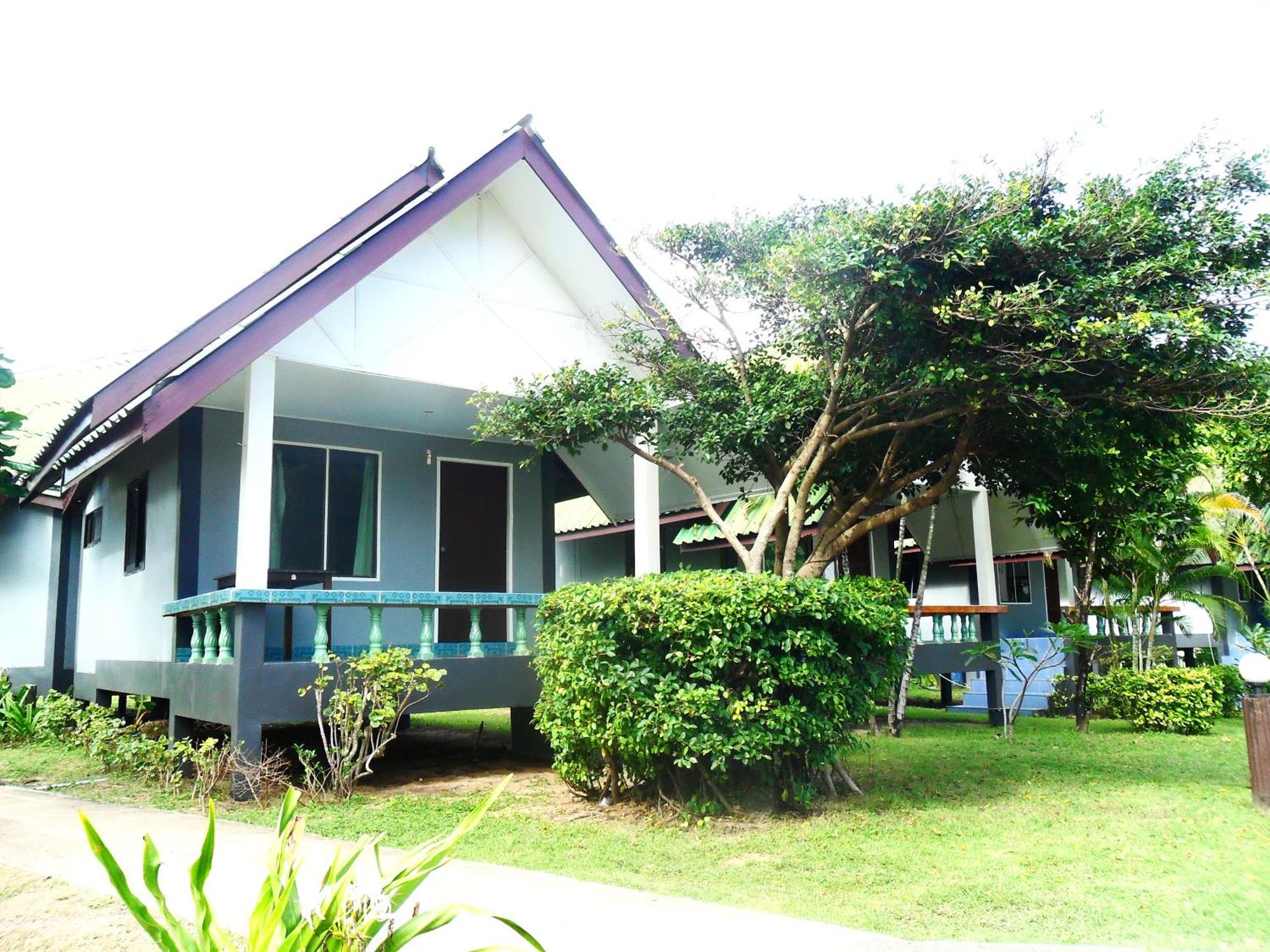 Lanta Palm Beach Resort , Beach Bungalow - קו לנטה חדר תמונה