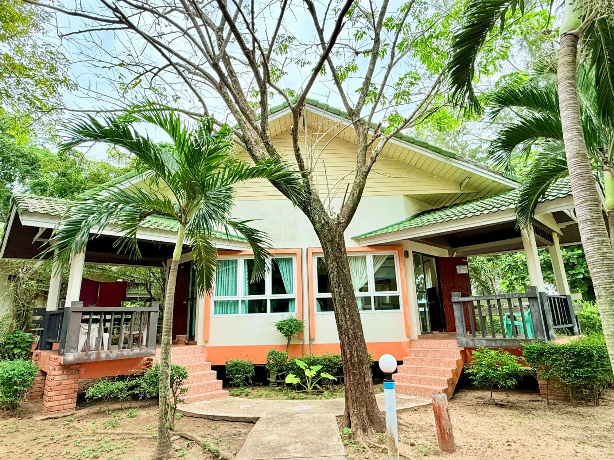 Lanta Palm Beach Resort , Beach Bungalow - קו לנטה מראה חיצוני תמונה