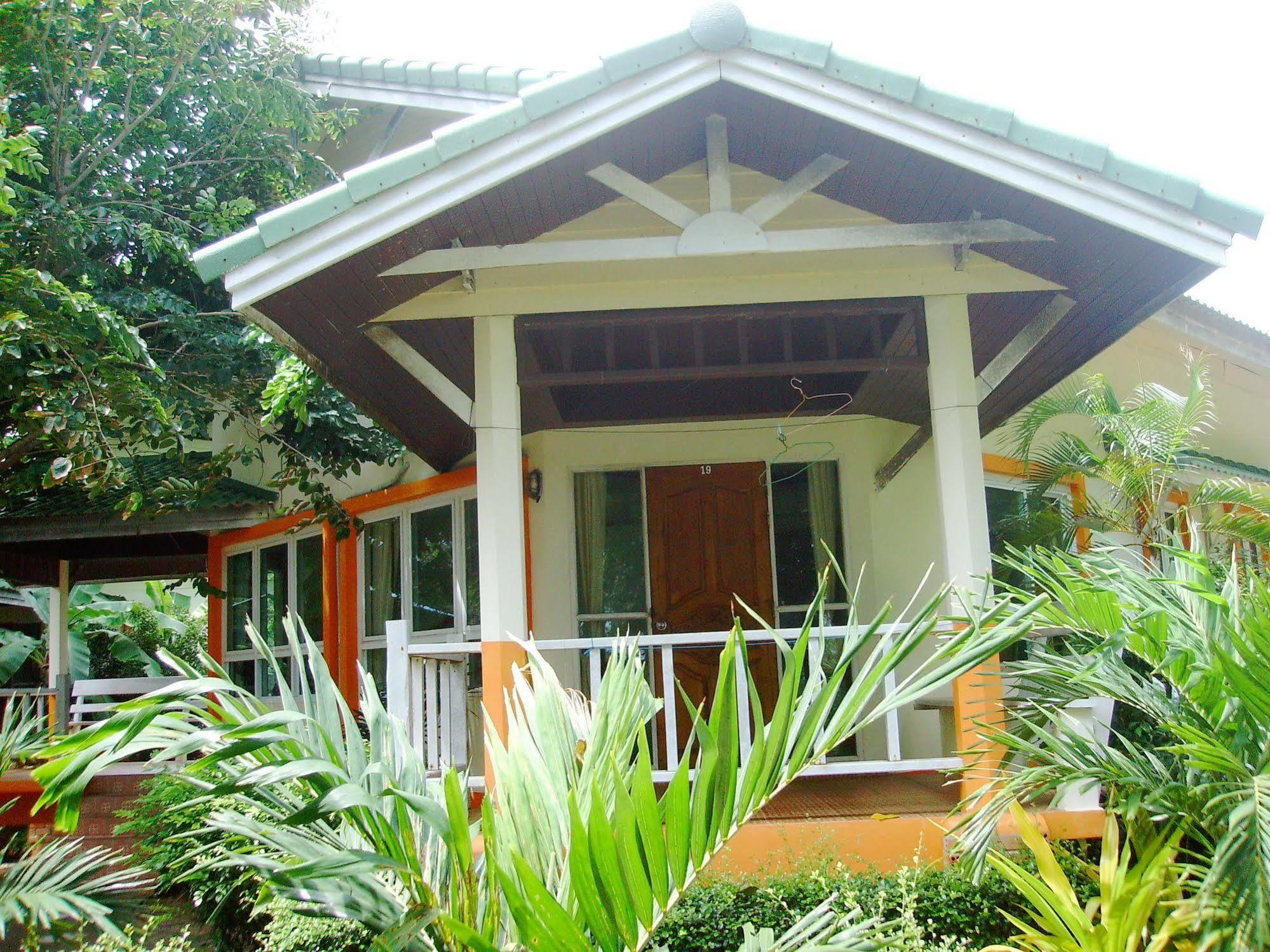 Lanta Palm Beach Resort , Beach Bungalow - קו לנטה מראה חיצוני תמונה