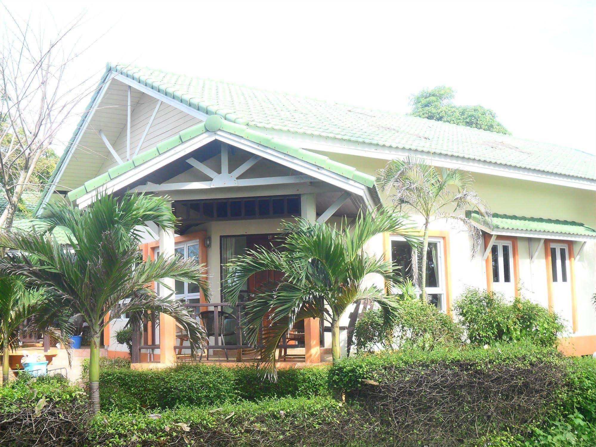 Lanta Palm Beach Resort , Beach Bungalow - קו לנטה מראה חיצוני תמונה